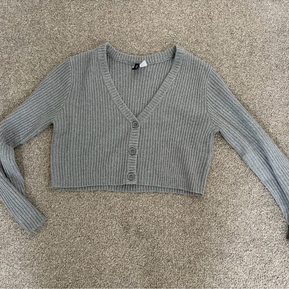 H&M Divided Cropped Grey Ribbed Cardigan - Picture 6 of 8